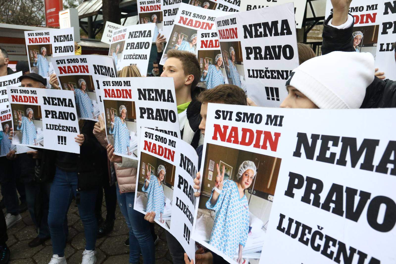 Protesti pred KCUS-om: Hitno hoćemo stručne, a ne podobne ljekare